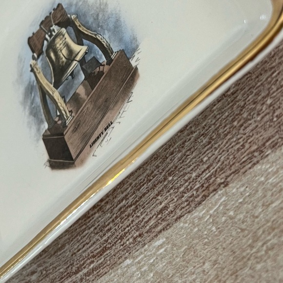 Delano Studios Vintage Liberty Bell Collectible Tray - Picture 3 of 8